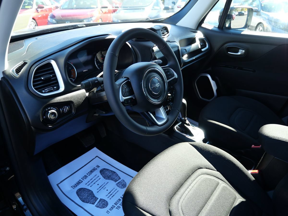 Used 2021 Jeep Renegade Latitude AWD/4WD image 9