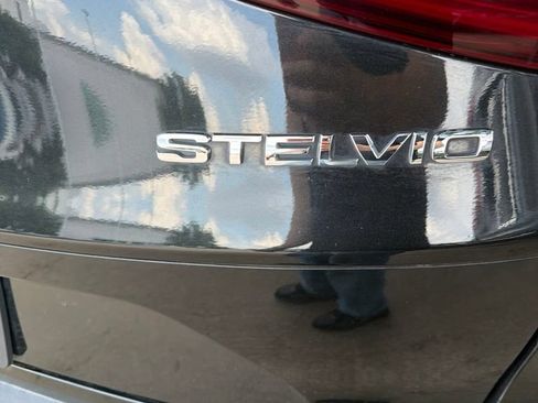 Used 2018 Alfa Romeo Stelvio Sport w/ Quick Order Package 22J Sport AWD/4WD image 10