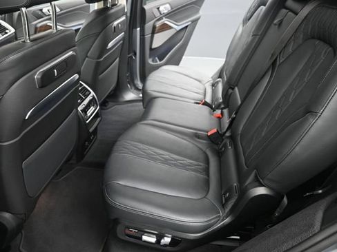 Used 2026 BMW X7 xDrive40i AWD/4WD image 23