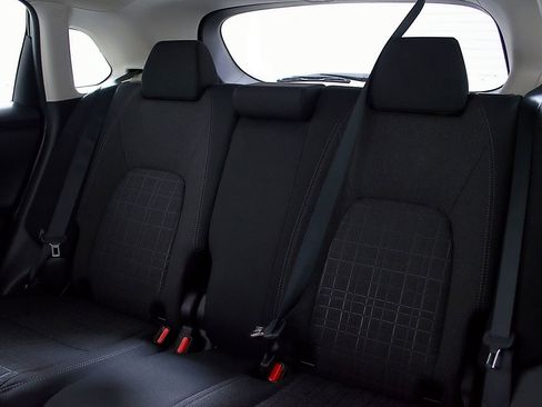 Certified 2026 Honda HR-V LX image 16