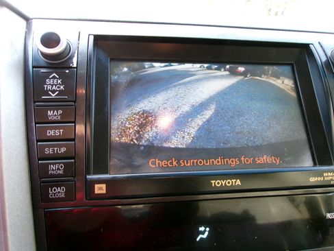 Used 2010 Toyota Sequoia Platinum image 3