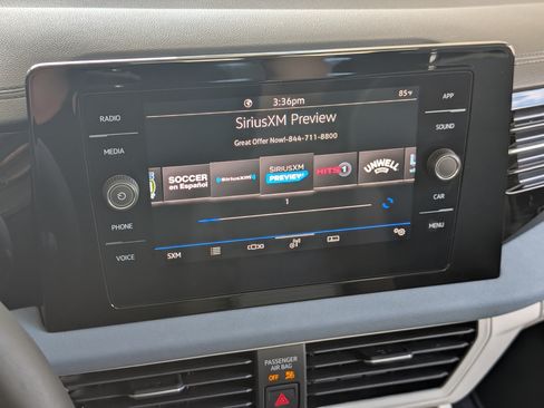 Used 2025 Volkswagen Jetta SE w/ Sunroof Package FWD image 29