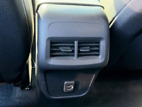 Used 2023 Chevrolet Equinox LT image 14