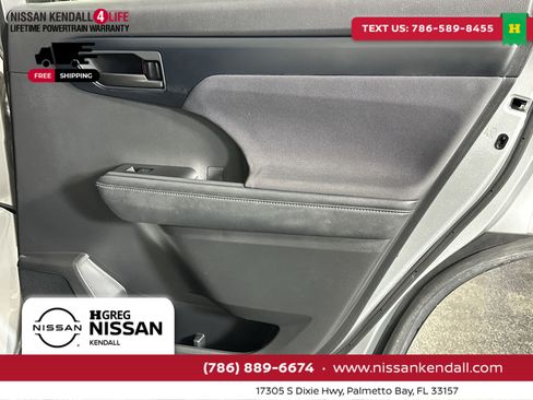 Used 2024 Toyota Highlander LE image 35