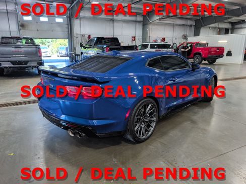 Used 2022 Chevrolet Camaro ZL1 RWD image 3