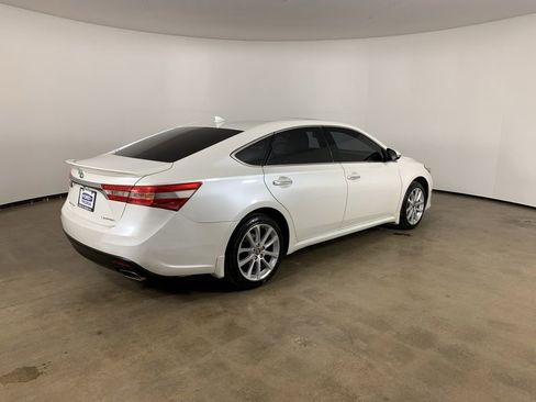 Used 2014 Toyota Avalon Limited w/ Technology Package image 8
