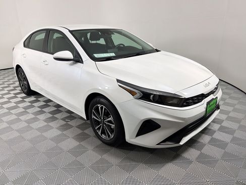 Used 2024 Kia Forte LXS FWD image 7