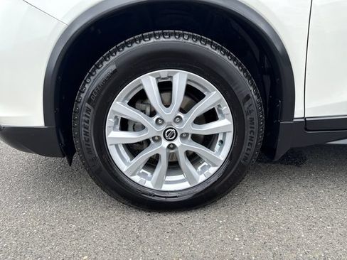 Used 2019 Nissan Rogue SV FWD image 26