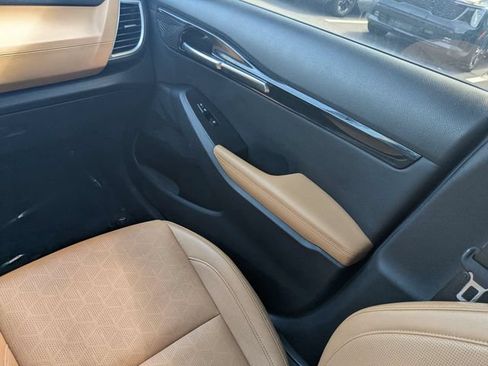 Used 2024 Kia Seltos EX FWD image 17