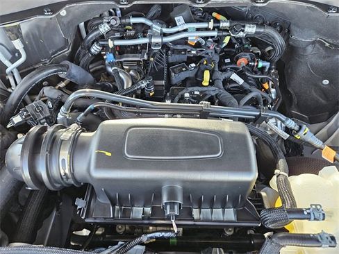 Used 2024 Ford Explorer XLT w/ Equipment Group 202A image 30