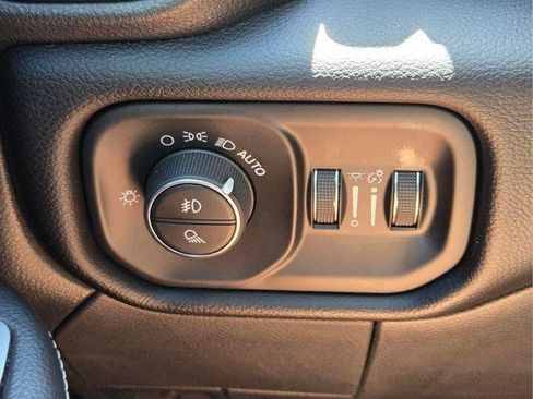 Used 2024 RAM 2500 Laramie w/ Sport Appearance Package AWD/4WD image 30