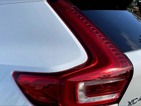 New 2026 Volvo XC40 B5 Core w/ Climate Package image 25