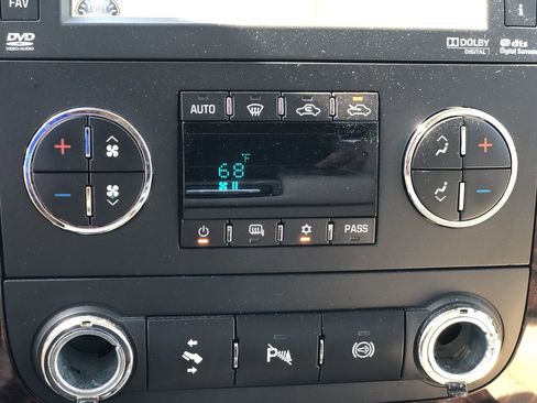 Used 2013 GMC Sierra 3500 Denali image 30