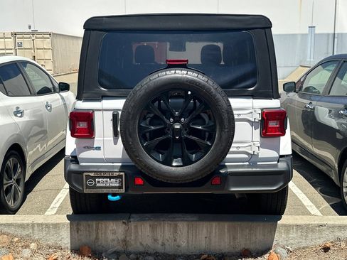 Used 2024 Jeep Wrangler Unlimited Sahara AWD/4WD image 6