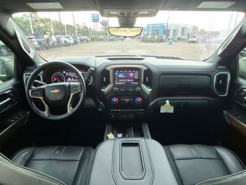 Used 2020 Chevrolet Silverado 1500 High Country w/ Technology Package AWD/4WD image 17