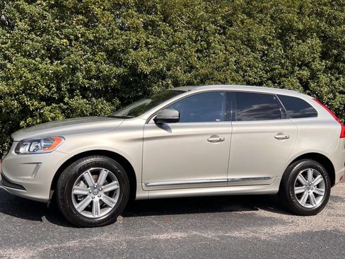 Used 2017 Volvo XC60 T5 Inscription w/ Advanced Package image 3