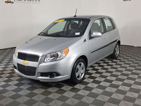 Used 2011 Chevrolet Aveo5 LT w/ LPO, Bodyside Molding Package image 1