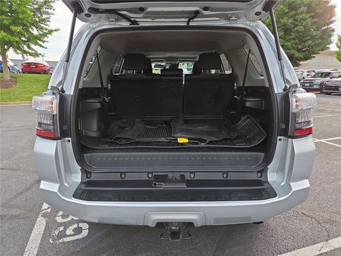 Used 2023 Toyota 4Runner SR5 Premium w/ Moonroof Package AWD/4WD image 5