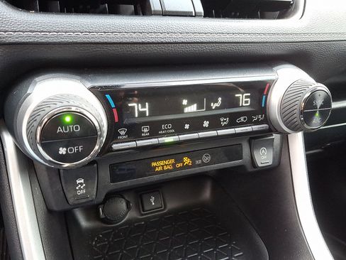 Used 2022 Toyota RAV4 XLE w/ Convenience Package image 16