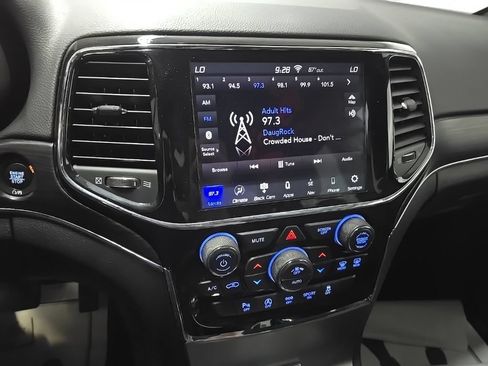 Used 2020 Jeep Grand Cherokee Limited AWD/4WD image 26