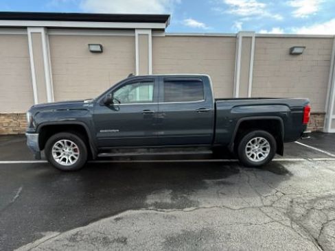 Used 2017 GMC Sierra 1500 SLE w/ SLE Value Package AWD/4WD image 8