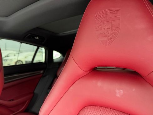 Used 2023 Porsche Panamera 4 Platinum Edition image 29