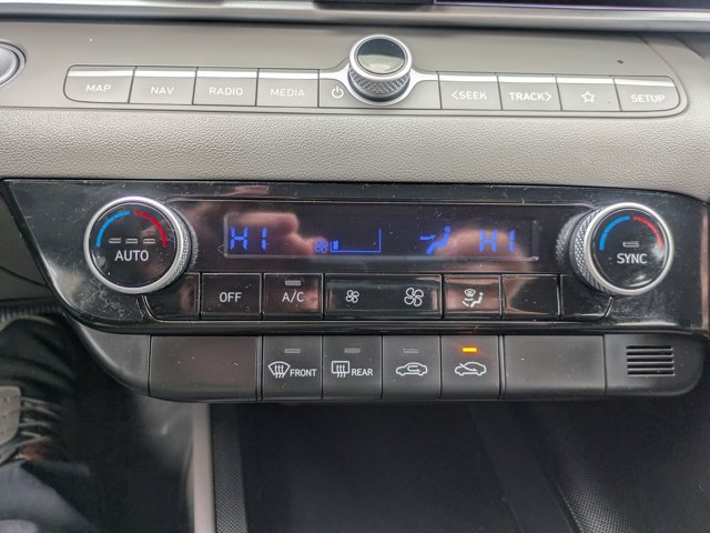 Used 2024 Hyundai Elantra SEL FWD image 28