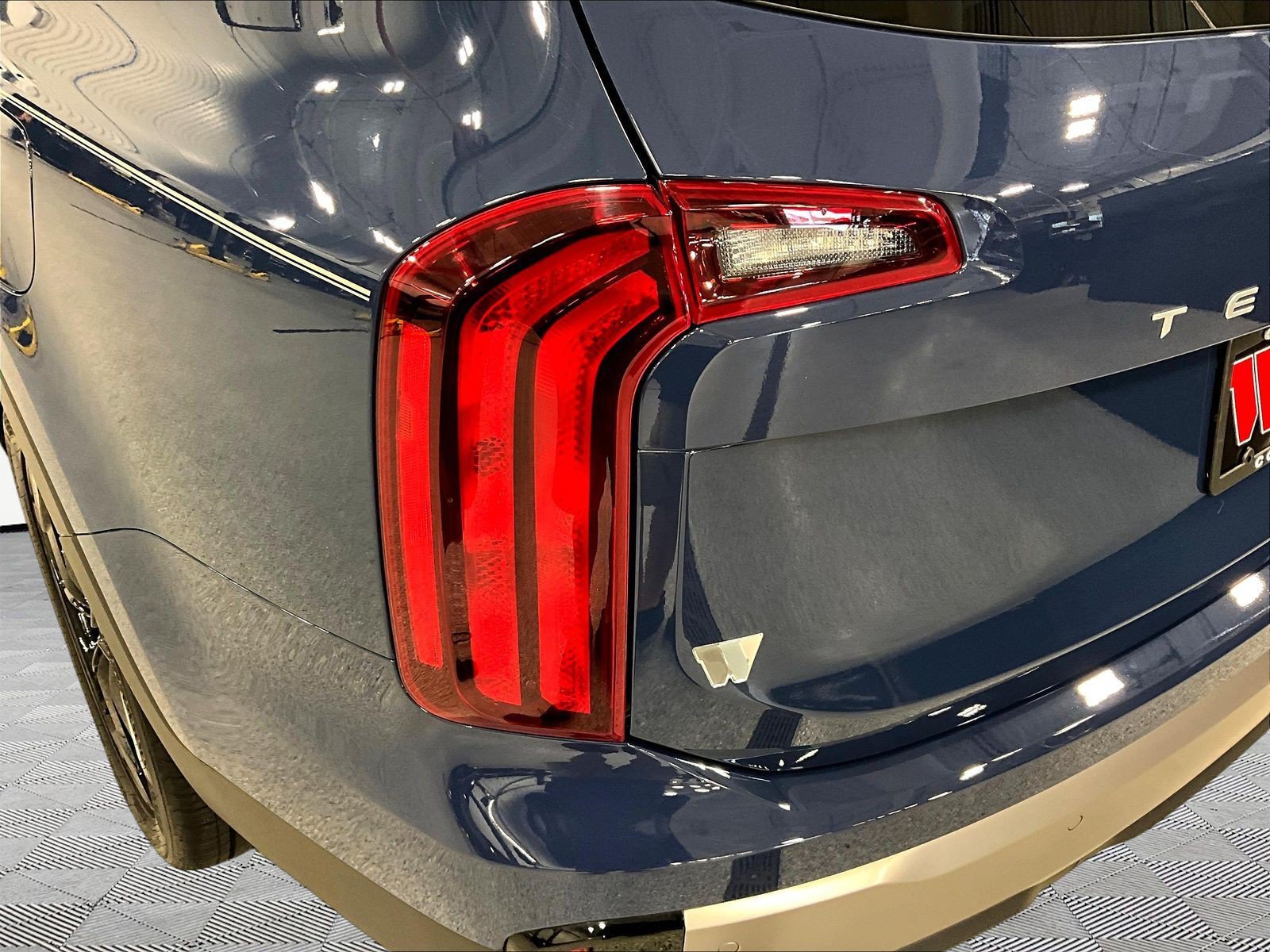 Used 2025 Kia Telluride S FWD image 23