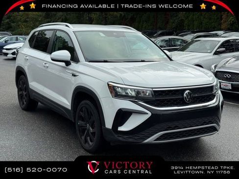 Used 2023 Volkswagen Taos SE image 3