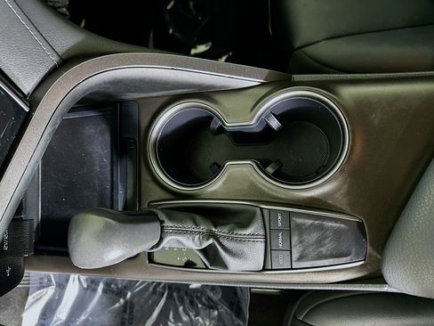 Used 2024 Toyota Camry SE image 21