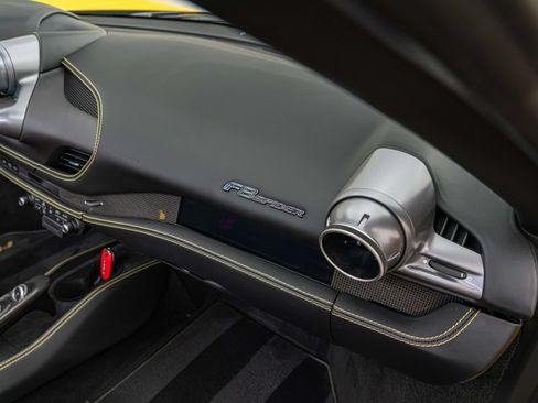 Certified 2022 Ferrari F8 Tributo RWD image 34