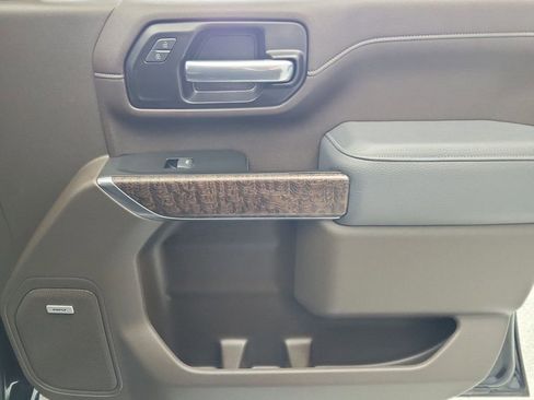 Certified 2022 GMC Sierra 2500 Denali w/ Denali Black Diamond Edition image 20