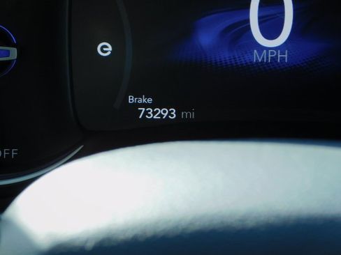 Used 2024 Chrysler Pacifica Select image 17