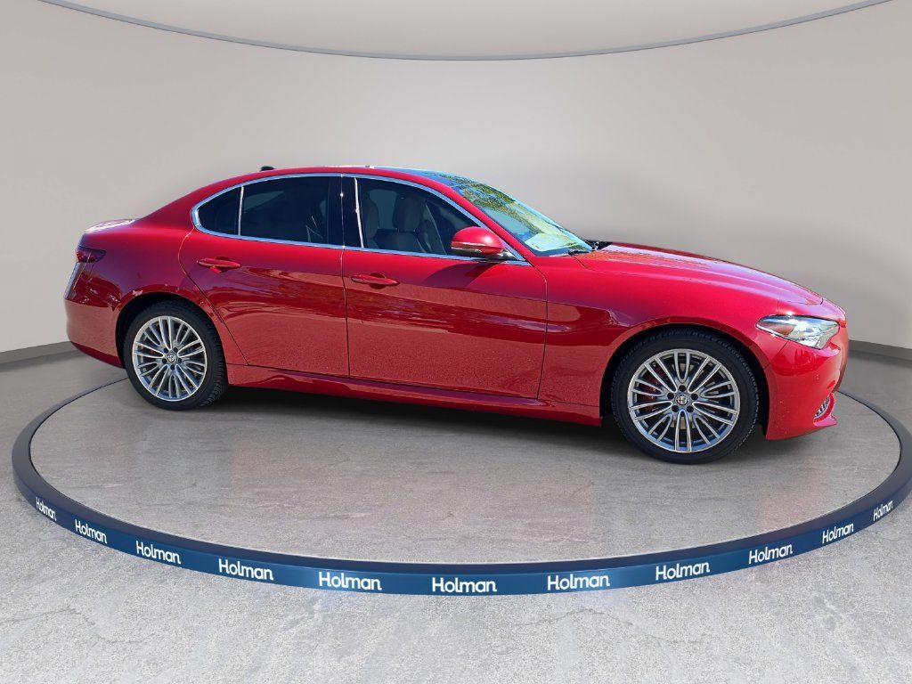 Used 2019 Alfa Romeo Giulia Ti w/ Quick Order Package 22X Lusso AWD/4WD image 5