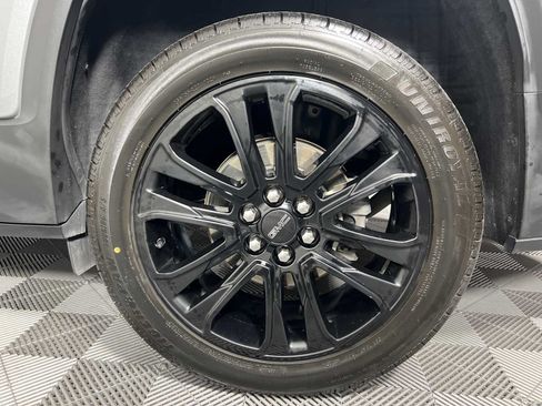 Used 2023 GMC Acadia SLT w/ Elevation Edition FWD image 26