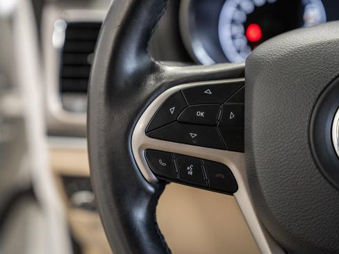 Used 2019 Jeep Grand Cherokee Limited AWD/4WD image 29