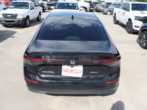 Used 2025 Honda Accord SE image 7