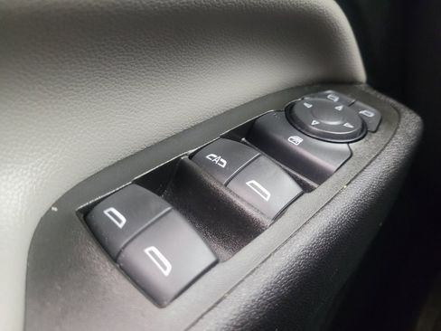 Used 2021 Chevrolet Equinox LS image 27