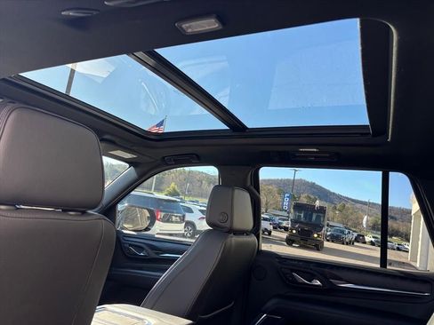 Used 2023 GMC Yukon Denali AWD/4WD image 7