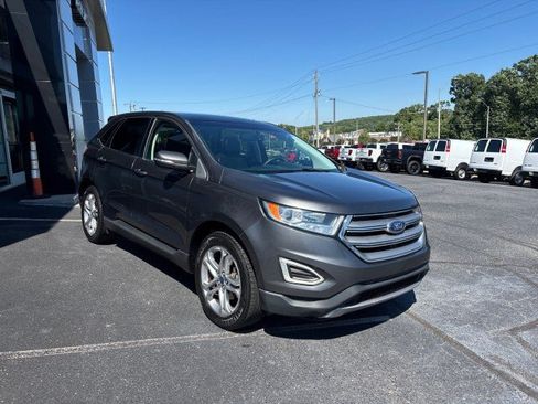 Used 2017 Ford Edge Titanium w/ Equipment Group 301A FWD image 4