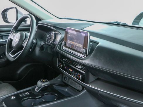 Used 2024 Nissan Rogue SV FWD image 25