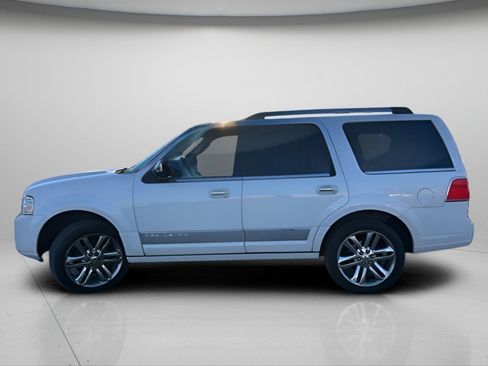 Used 2010 Lincoln Navigator 4WD image 12
