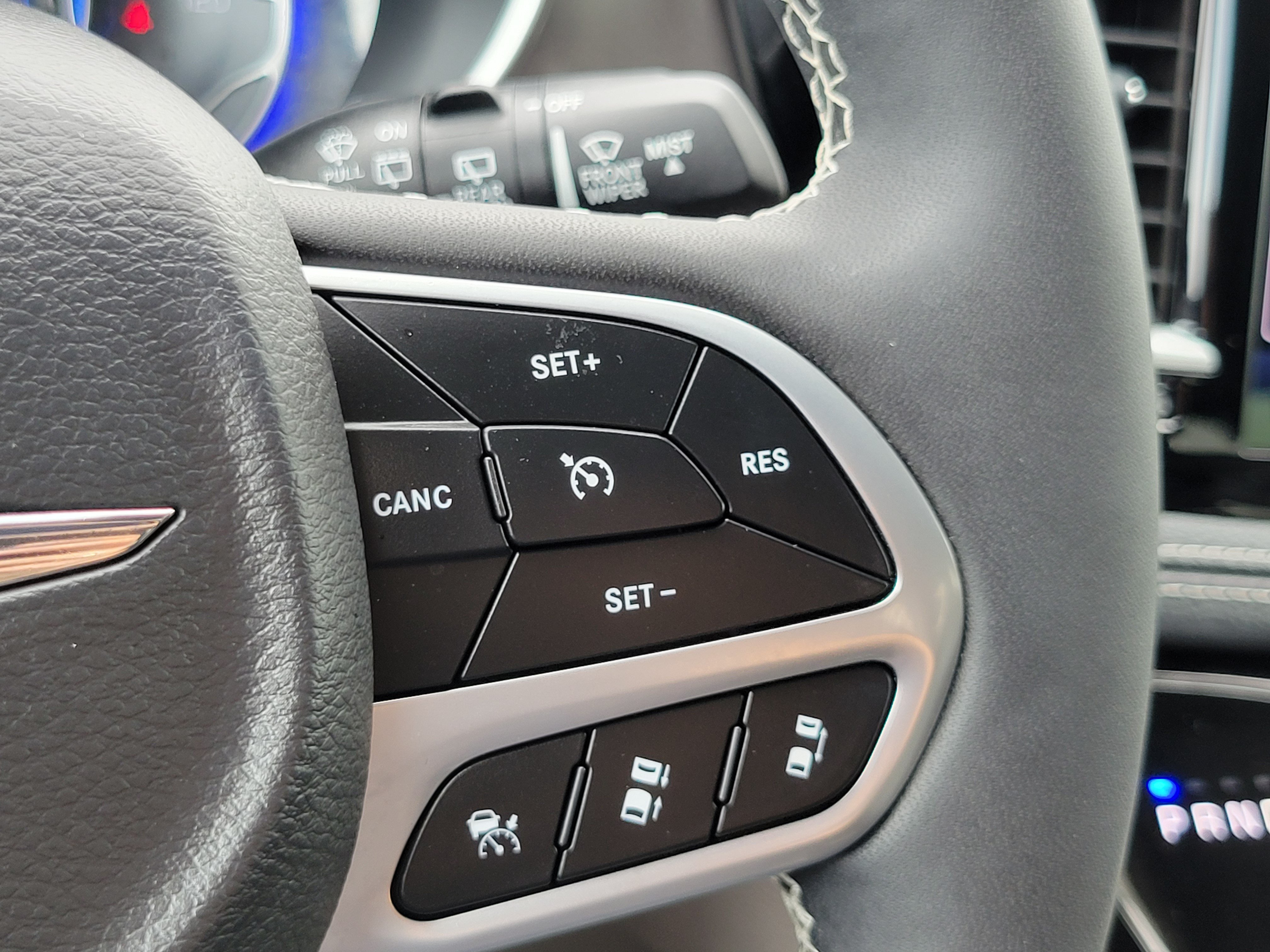 Used 2024 Chrysler Pacifica Touring-L FWD image 14