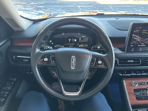 Used 2024 Lincoln Aviator Reserve image 11