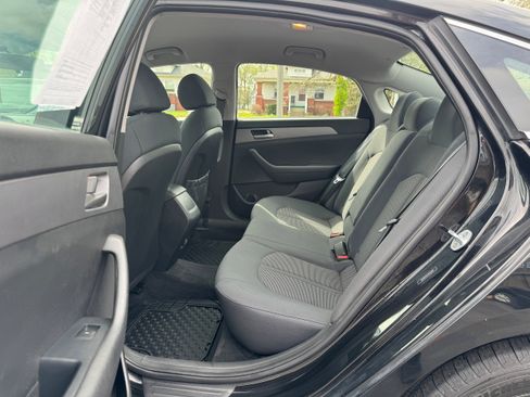 Used 2019 Hyundai Sonata SE FWD image 12