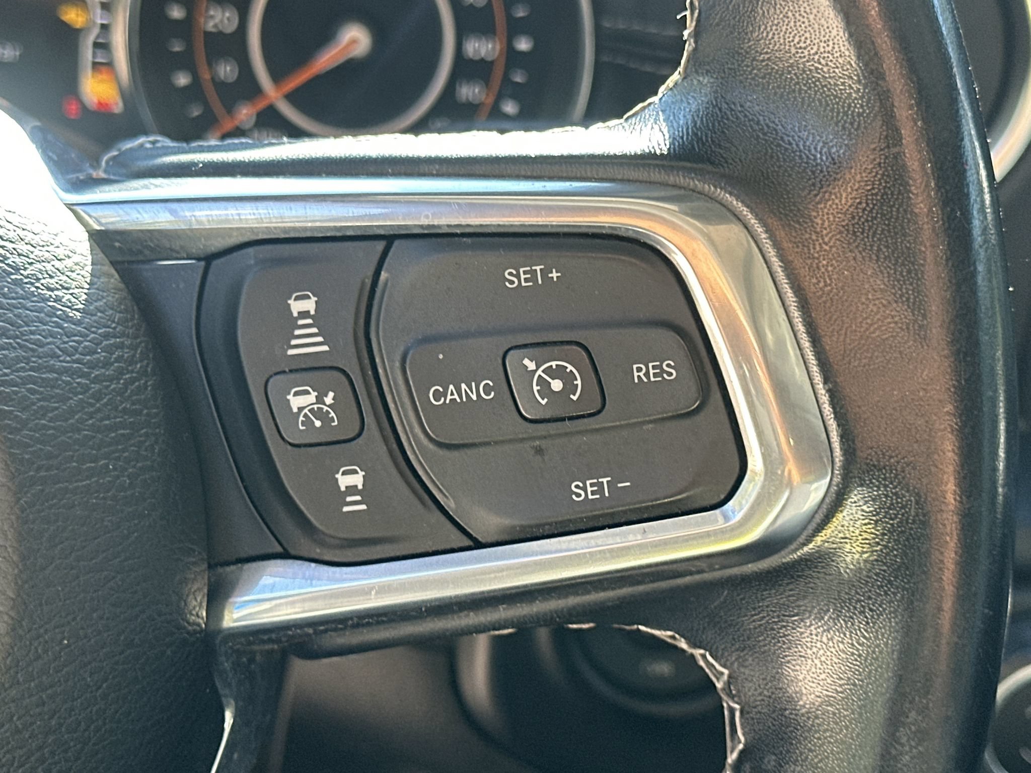Used 2021 Jeep Wrangler Unlimited Sahara w/ Dual Top Group AWD/4WD image 25