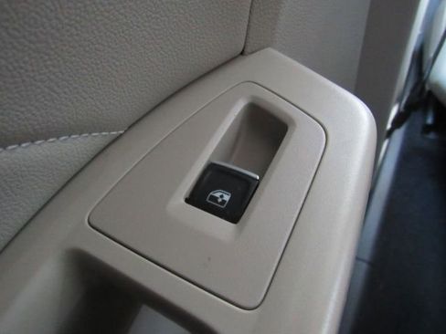 Used 2022 Volkswagen Atlas SE w/ Panoramic Sunroof Package image 32