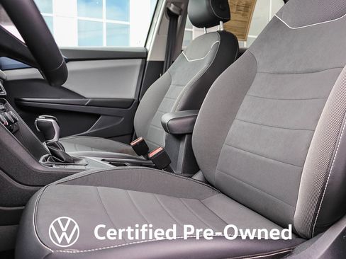 Used 2023 Volkswagen Taos SE w/ Panoramic Sunroof Package FWD image 24