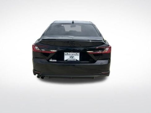 Used 2025 Toyota Camry SE FWD image 4