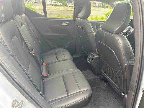 Certified 2025 Volvo XC40 B5 Core AWD/4WD image 13